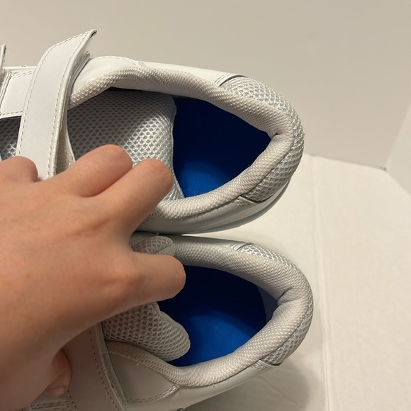 Apex Women’s Sneakers White Double Strap Hook & Loop Closure SEE MEASUREMENTS - Picture 7 of 9